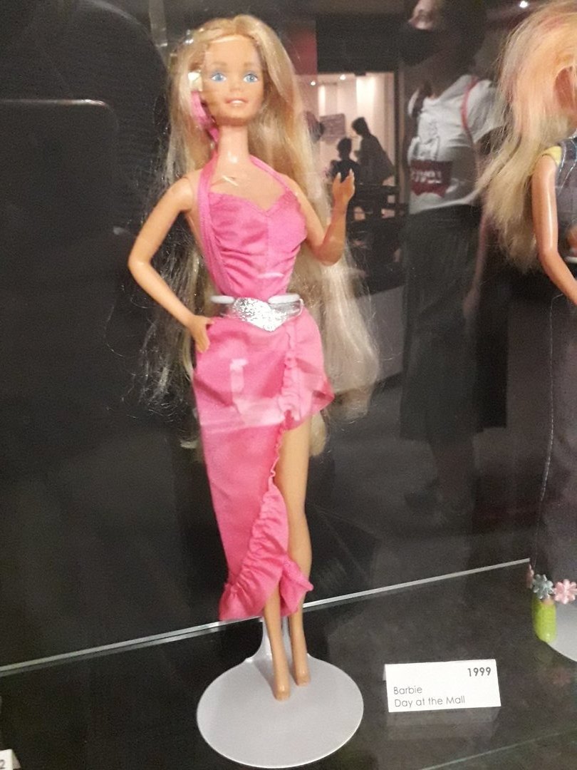Image 9 : Modèle de Barbie (vue 4)