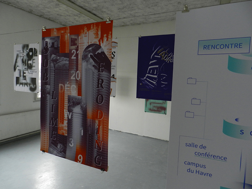 Installation d'affiches à l'ESADHaR du Havre (vue 1)