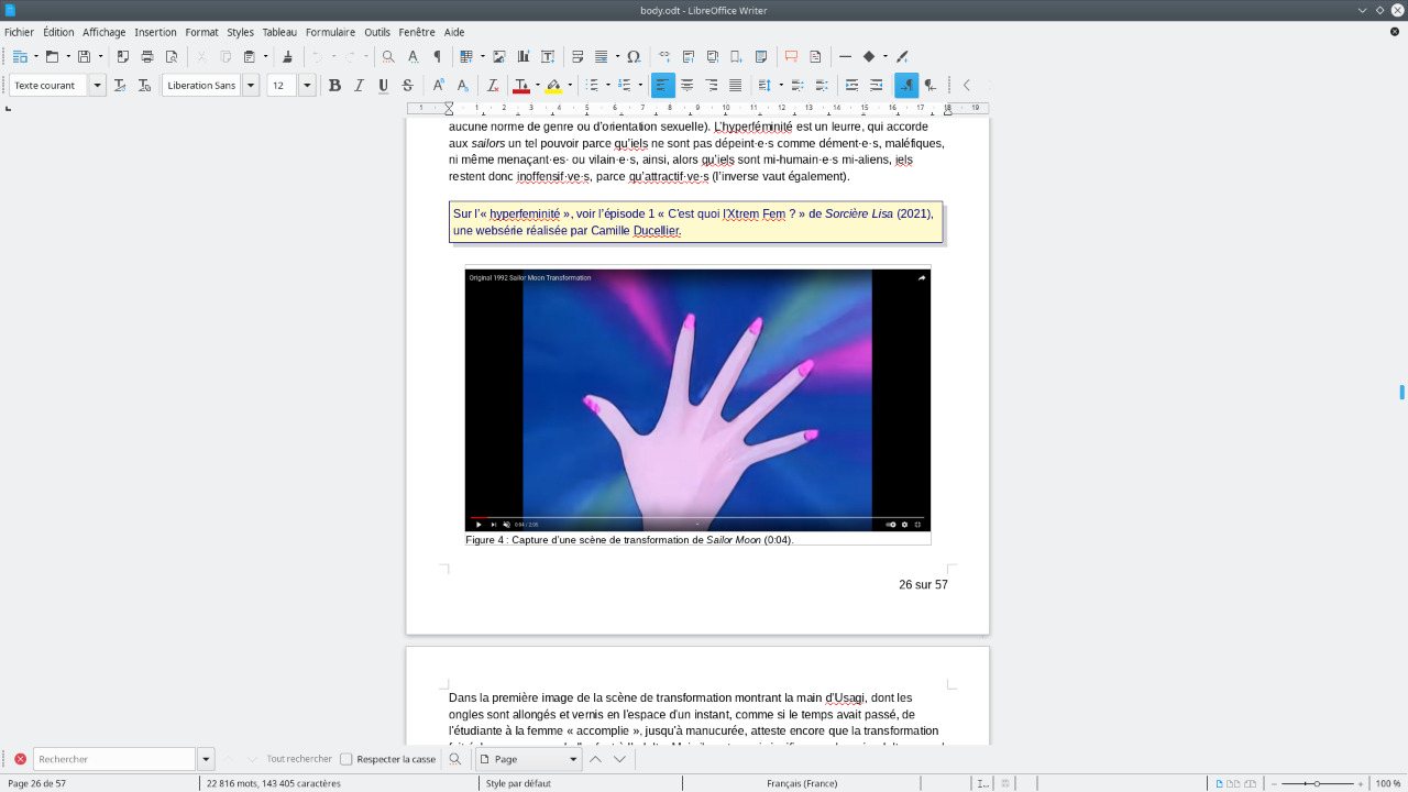 Chapitre Le pouvoir hypnotique du vernis à ongles sur Libreoffice, dans lequel on voit un gros plan de la main de Sailor Moon en pleine transformation