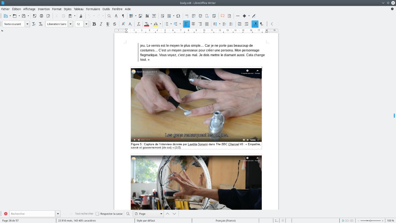 Capture et texte d'une interview de l'artiste Laetitia Sonami sur LibreOffice, où on la voit s'appliquer du vernis à ongles puis délivrer une performance sonore à partir d'un instrument appelé Spring Spyre
