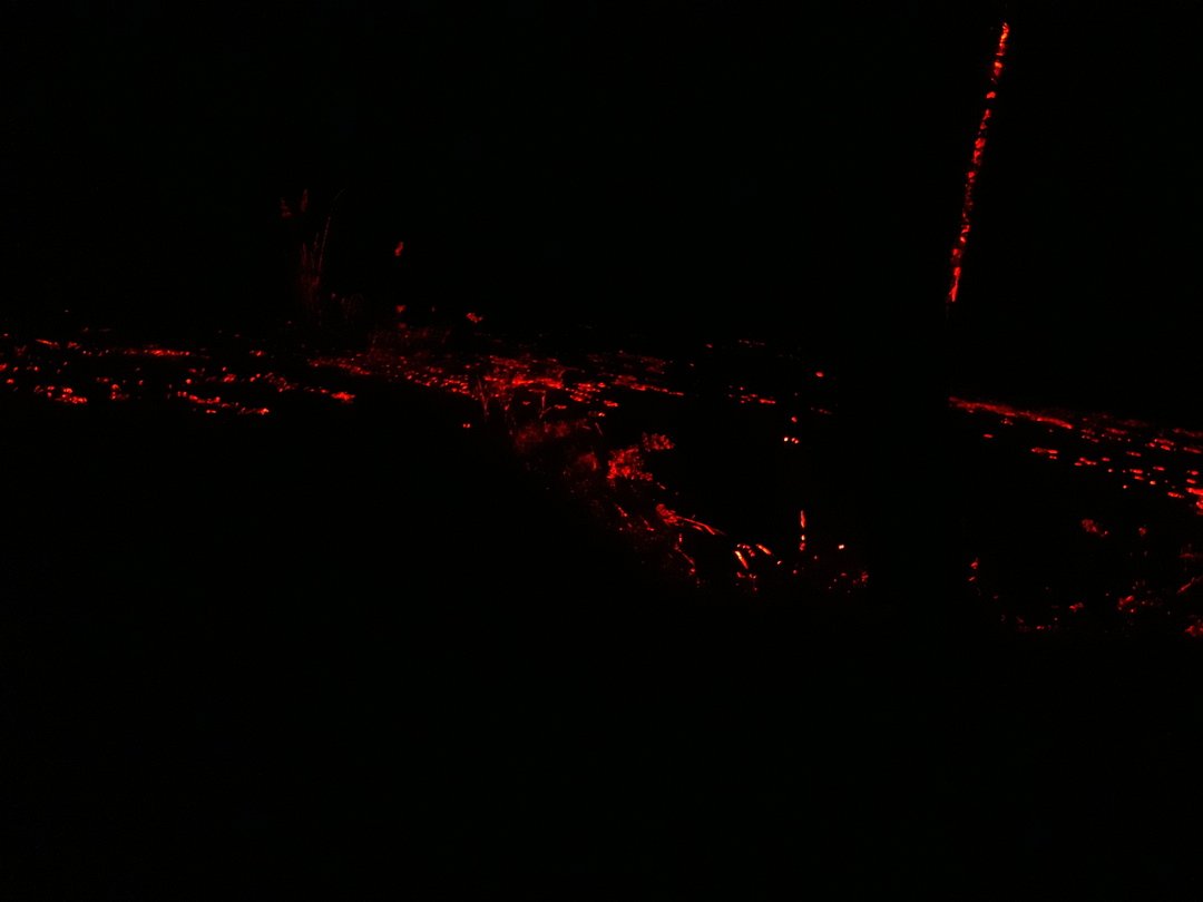 Laser projeté sur le sol de nuit (vue 3)