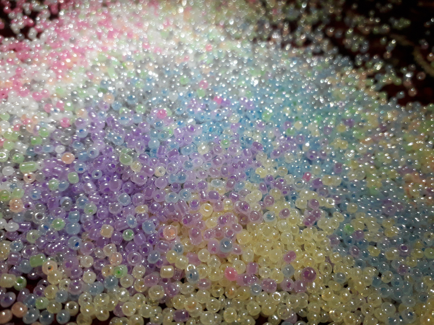 Image 3 : Tas de perles multicolore