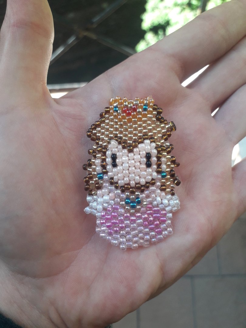 Princess Peach (personnage de la saga Super Mario) en perles